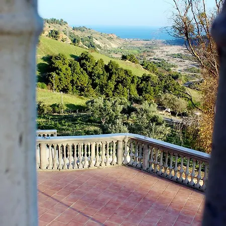 مزرعة للإقامة Masseria Stamato أميندولارا